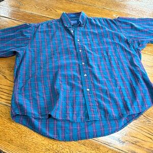 Pendleton plaid short sleeve shirt. Men’s Size Large.  Great condition.